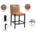 Sgabello da bancone in similpelle color cognac con struttura in metallo
